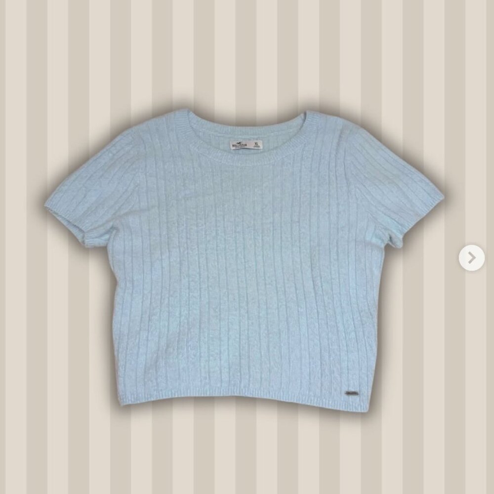Hollister fuzzy ribbed tee Size: XL